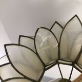 Suspension lotus en nacre et laiton