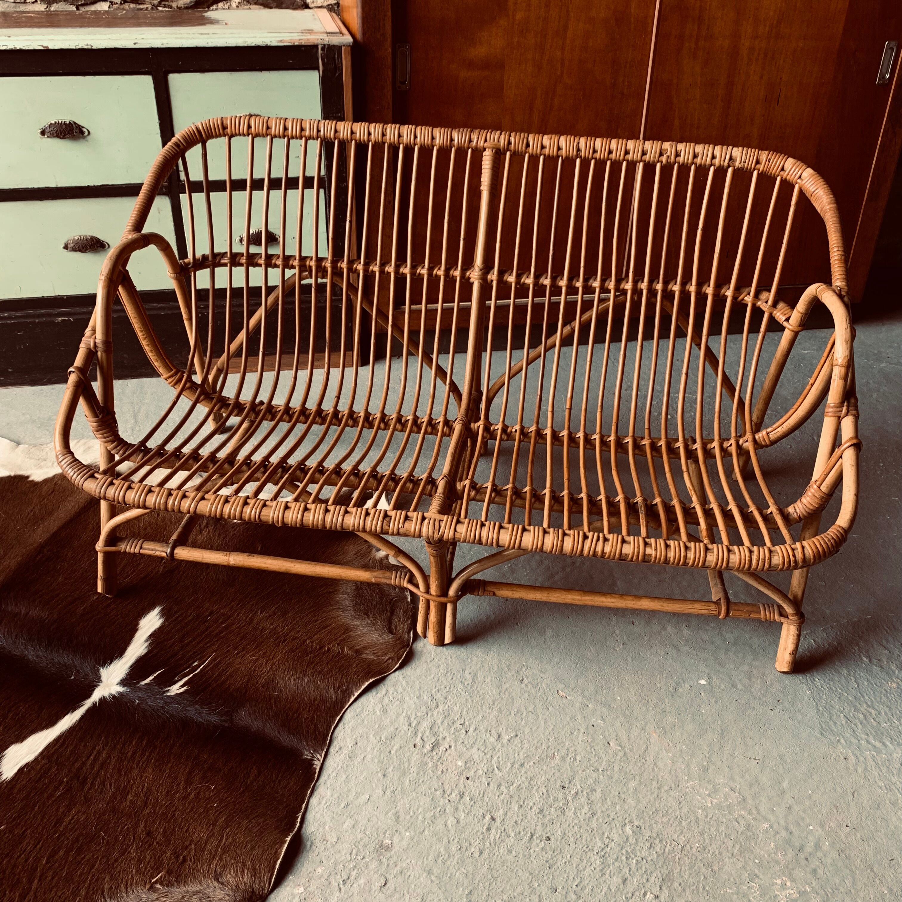 2-seater rattan sofa