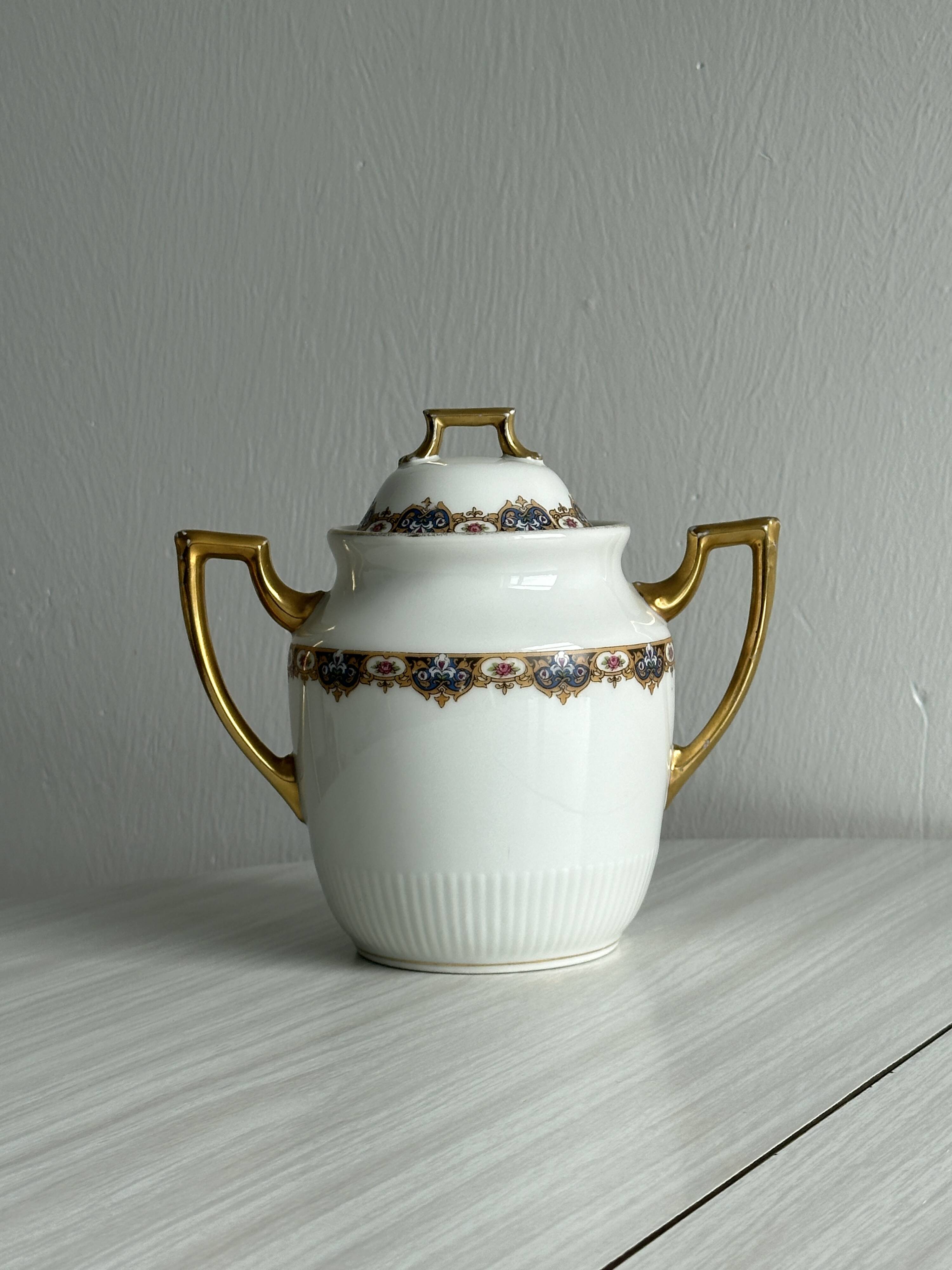 Limoges Vignaud porcelain sugar bowl.