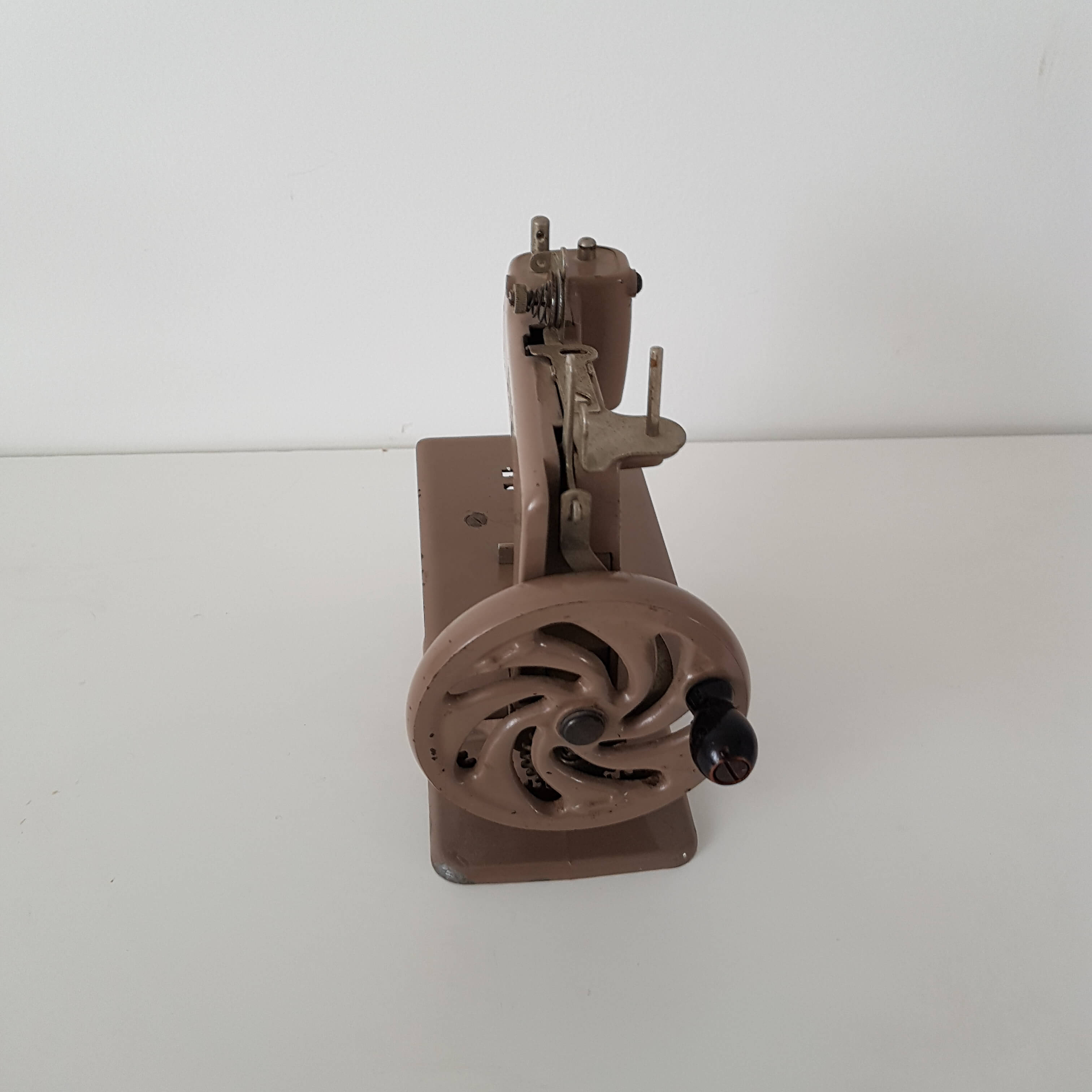 Singer old miniature sewing machine