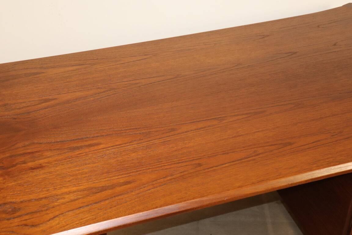 Vintage desk by Wilhelm Renz in double-sided teak, 1960s