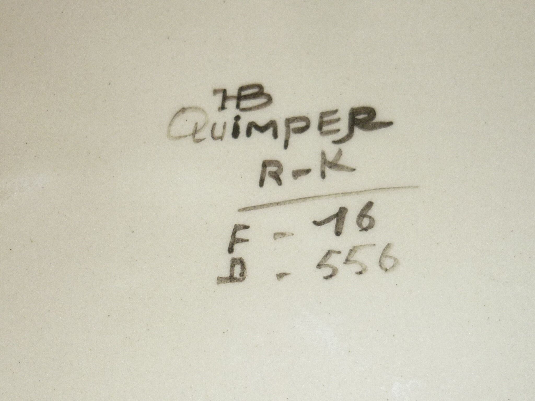 Flat black and yellow HB Quimper, 36 cm