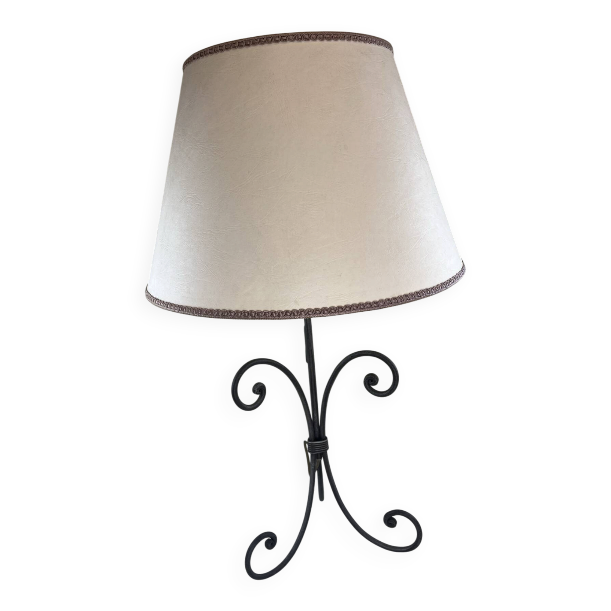 Large ambient lamp