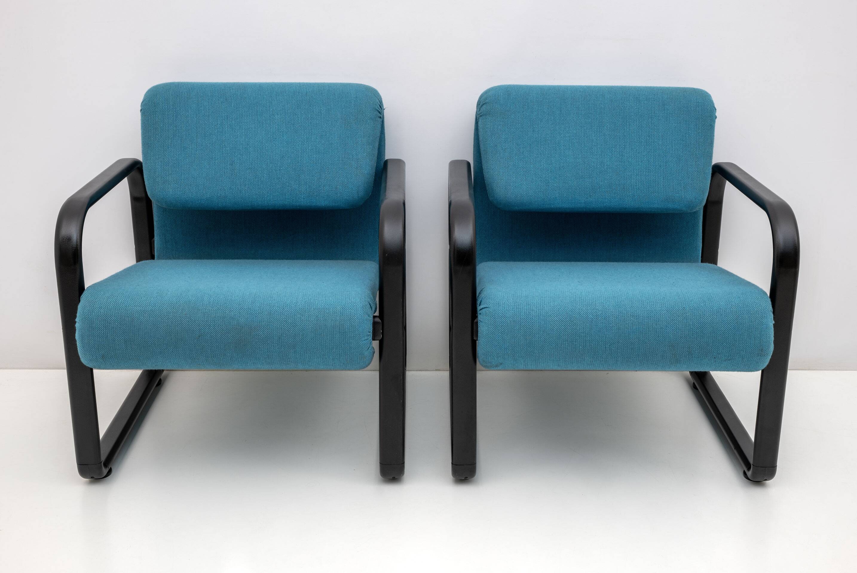 Post-Modern Italian Fabric and Metal Armchairs by Arflex, 70s