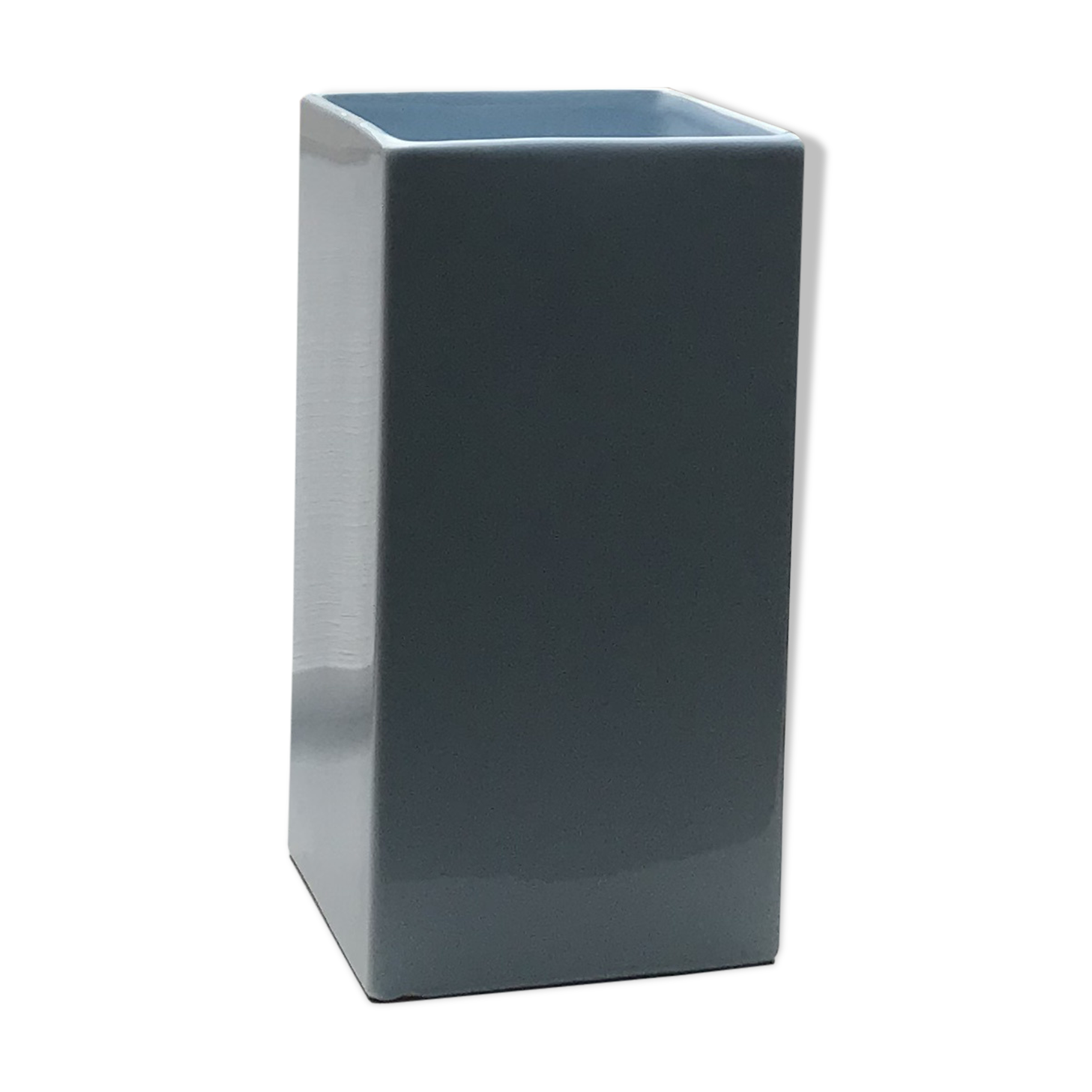 Sky blue geometric vase