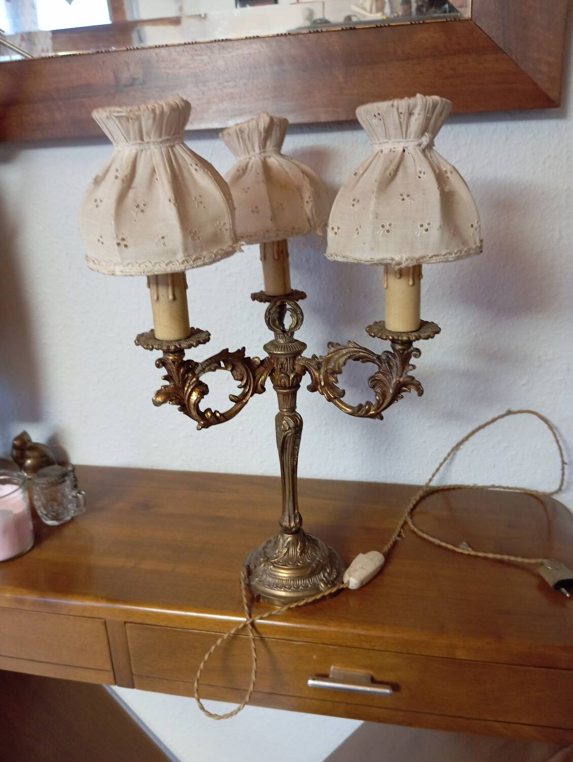 Table lamp