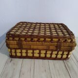 Vintage wicker malette picnic