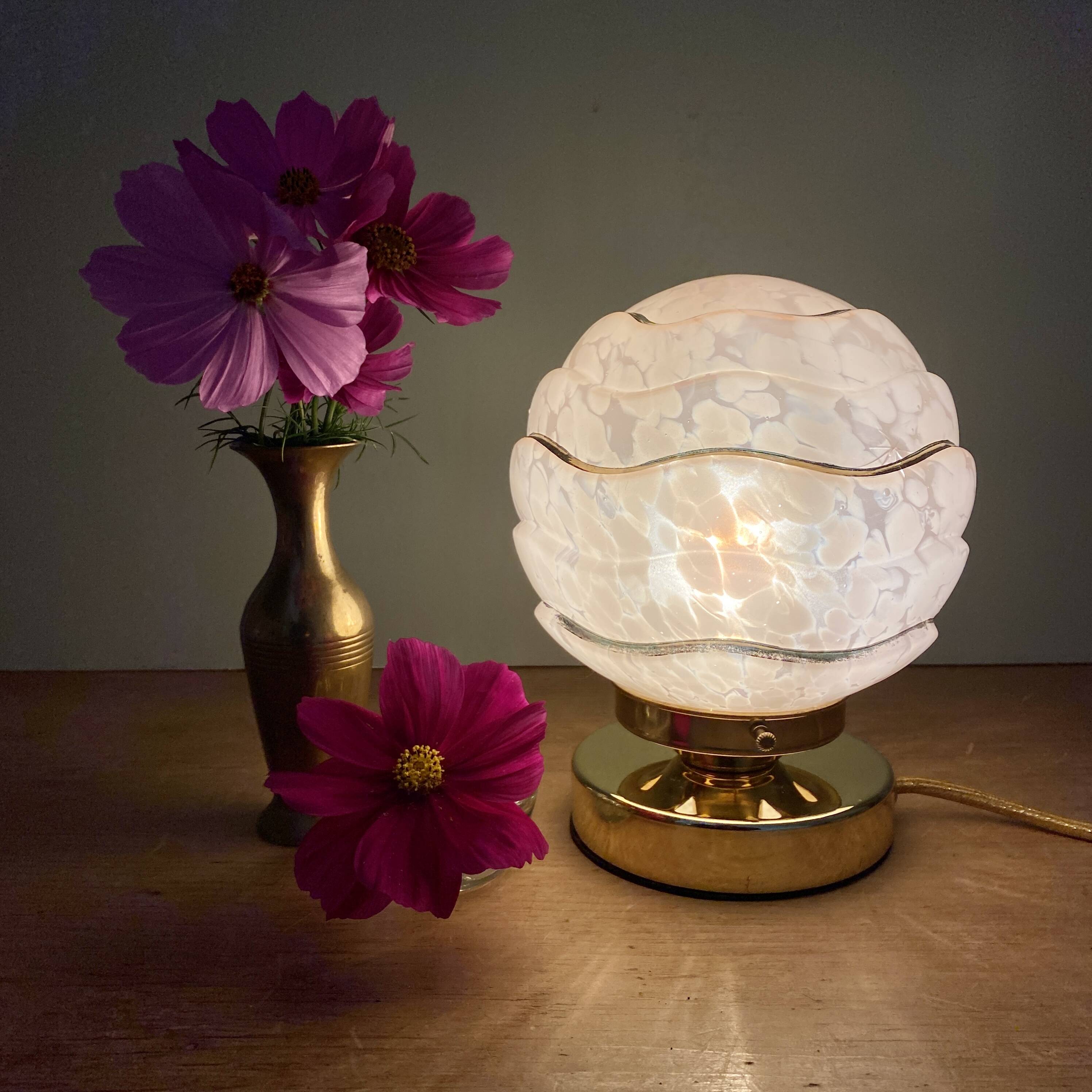 Vintage art deco globe table lamp in pink and gold Clichy glass