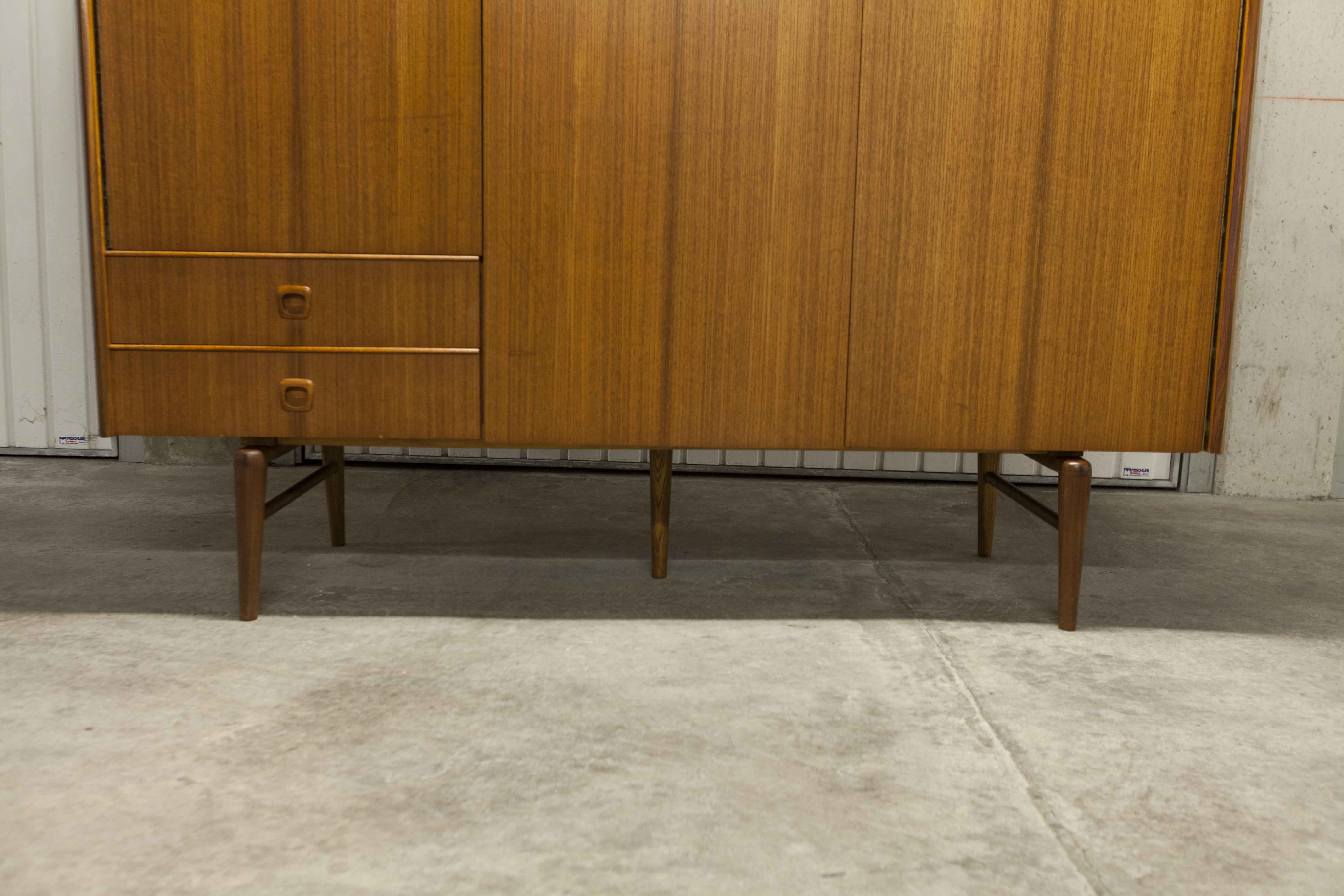 Armoire teck des années 60 Simat Meubles