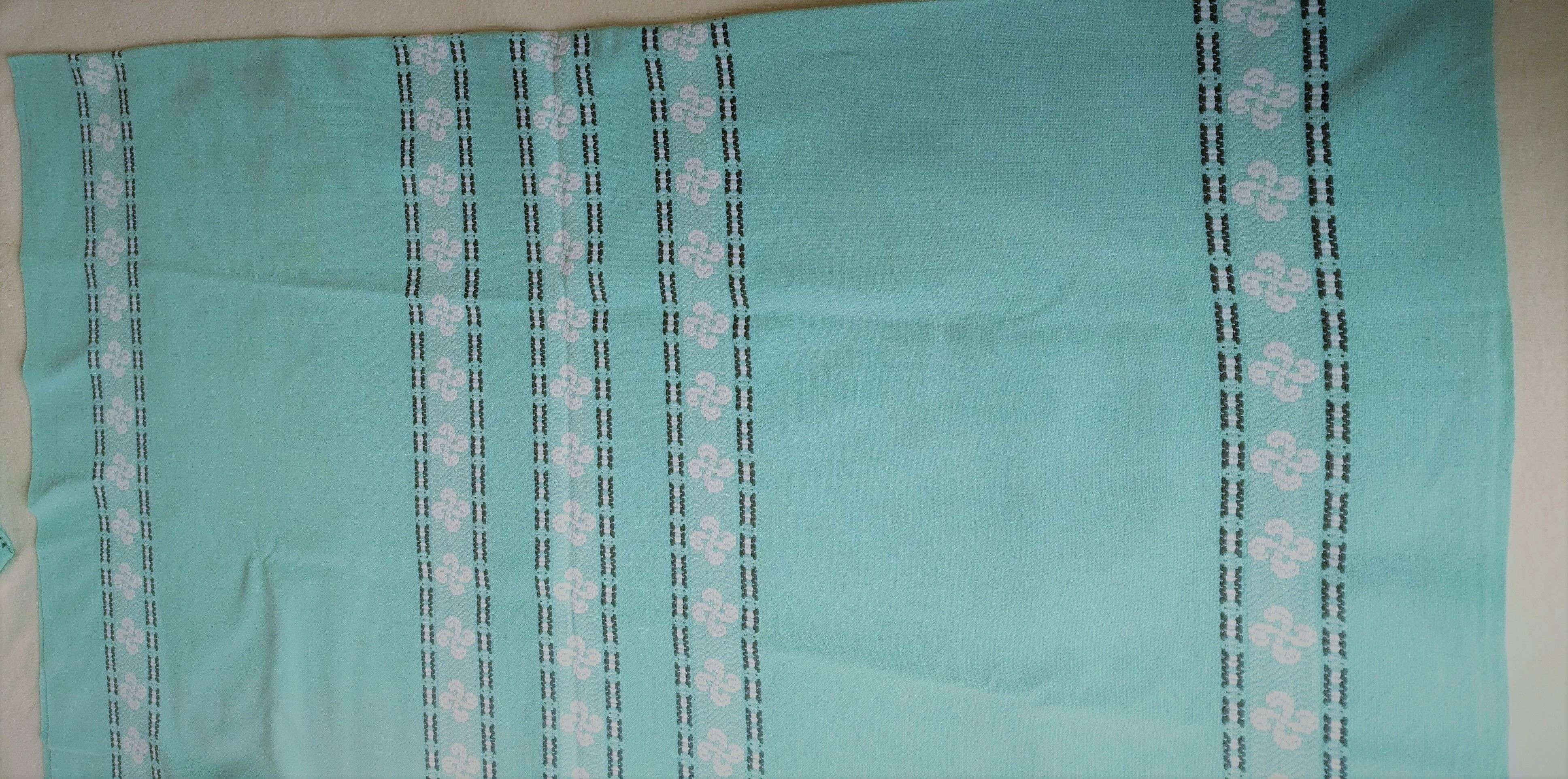 Nappe and 12 water green cotton towels, Basque handicrafts