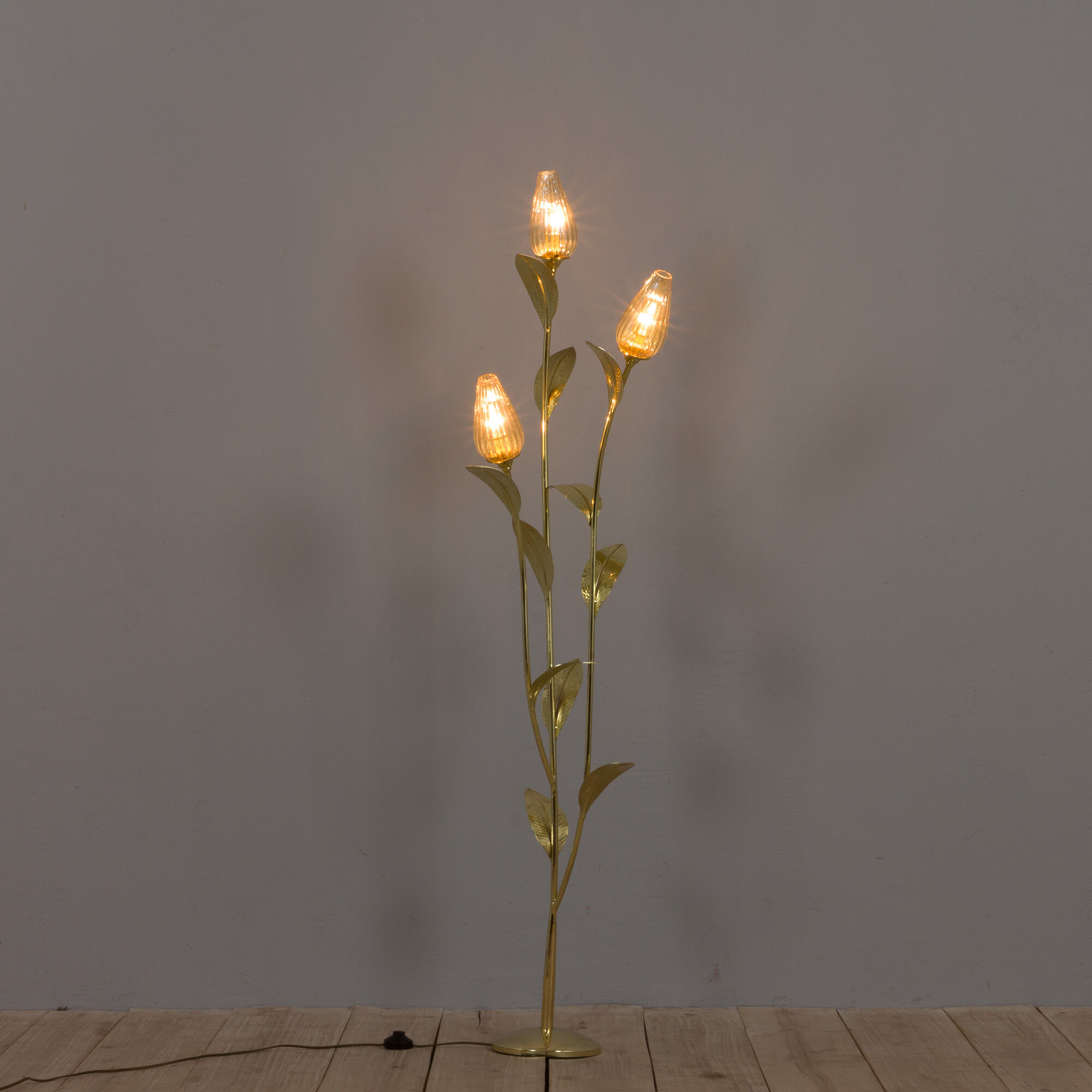 Italian floral brass floor lamp, 1970-80s