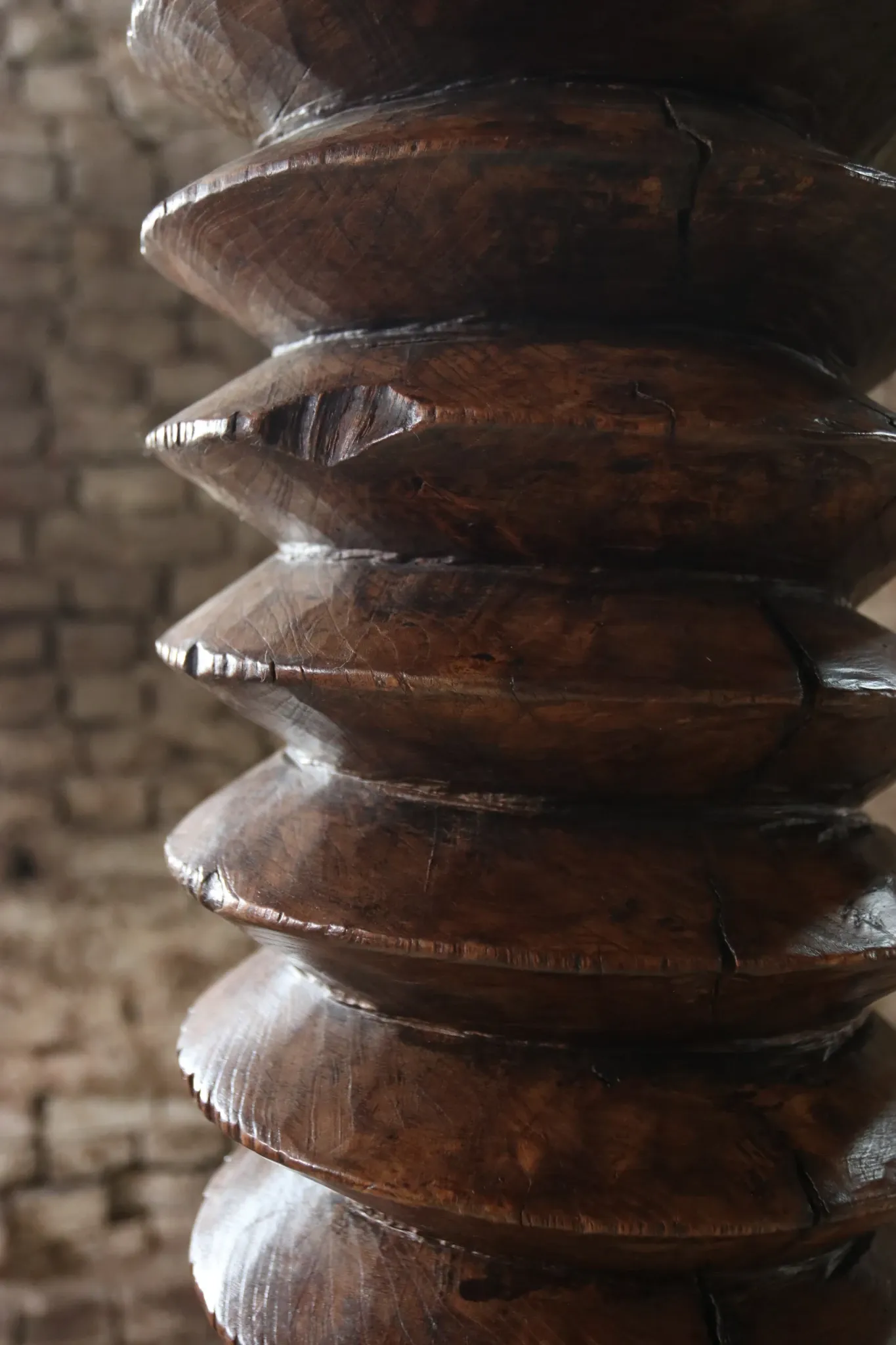 Monumental wooden wine press screw column, hand-carved, 18th c. – 170 cm