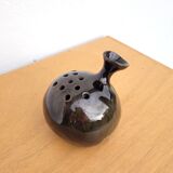 E. Eussa ceramic flower pick