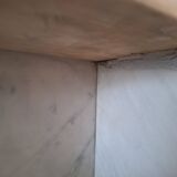 Ancien meuble de salle de bain avec marbre