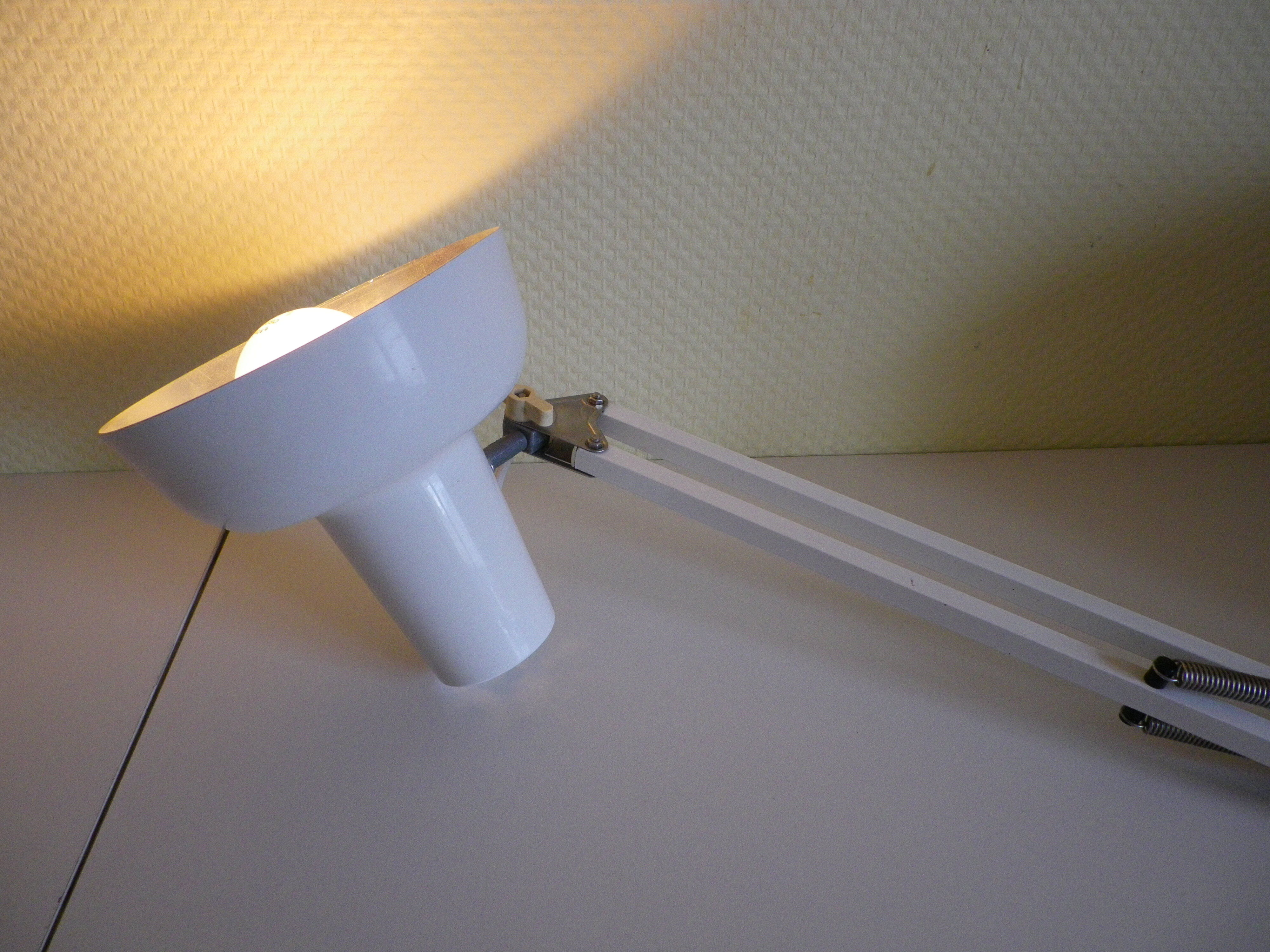 Enamelled tole articulated lamp - 2 arms - 70s