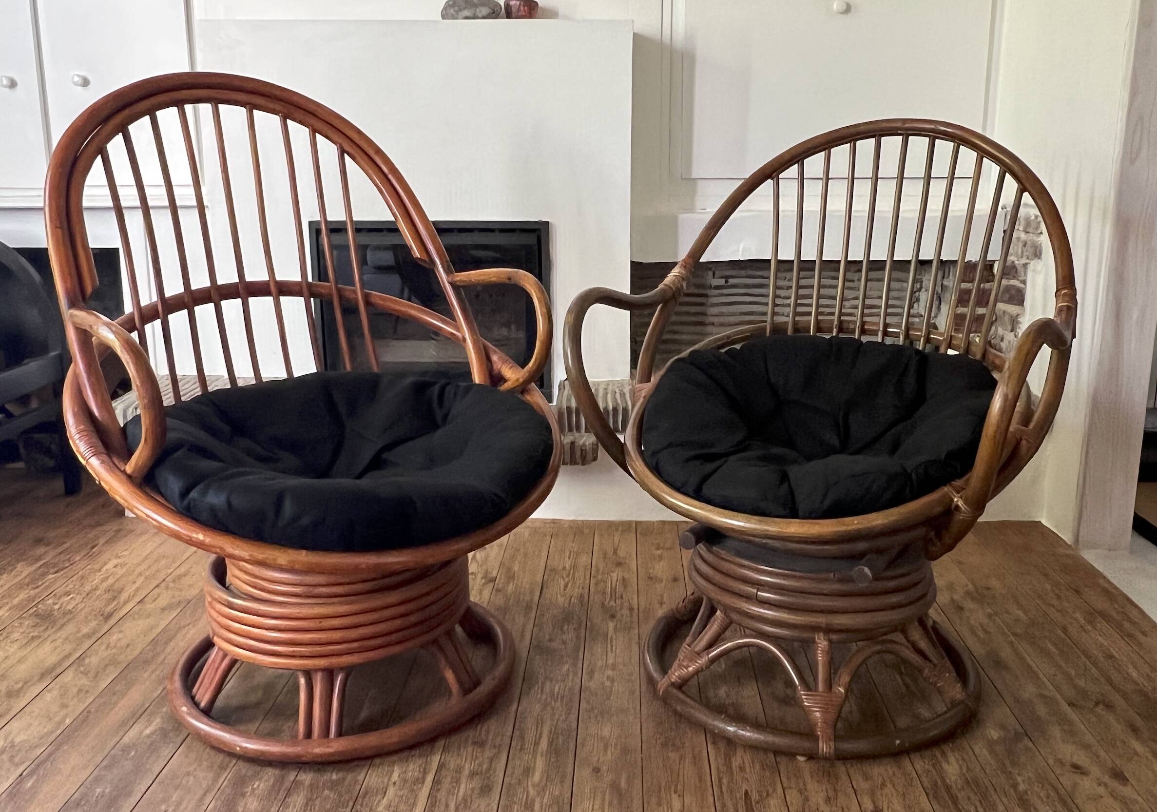 Pair of rotating rattan armchairs