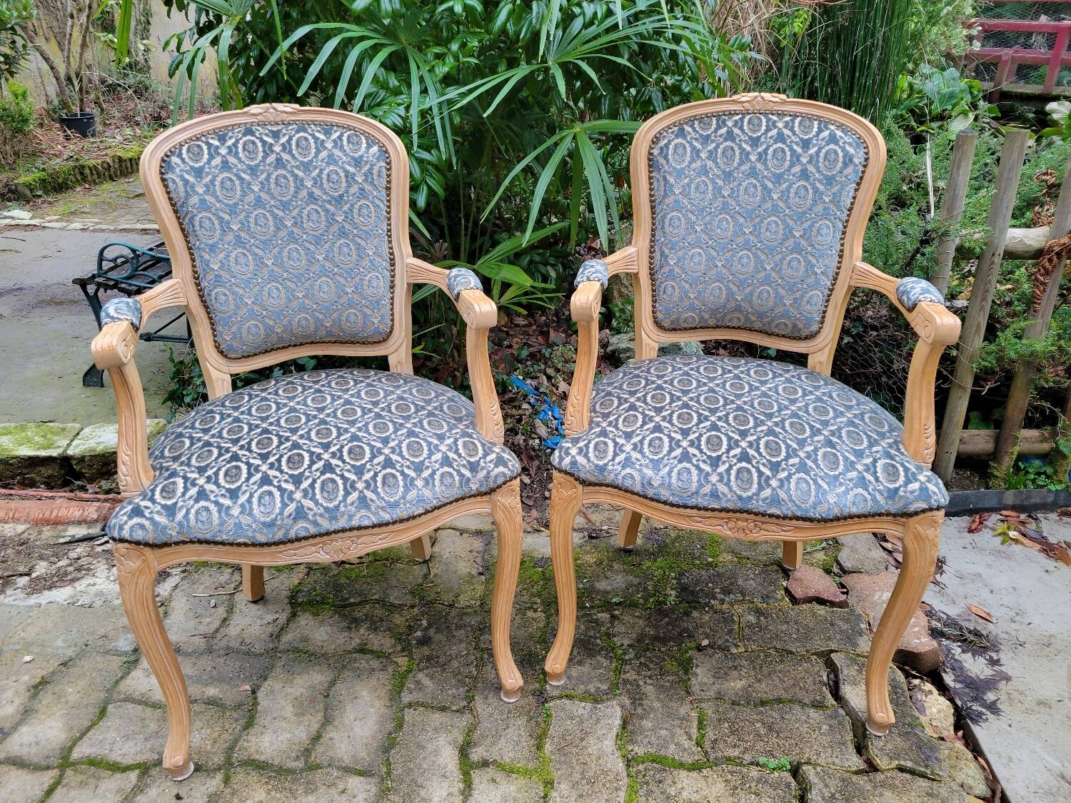 2 cabriolet armchairs and a Louis XV salon bench