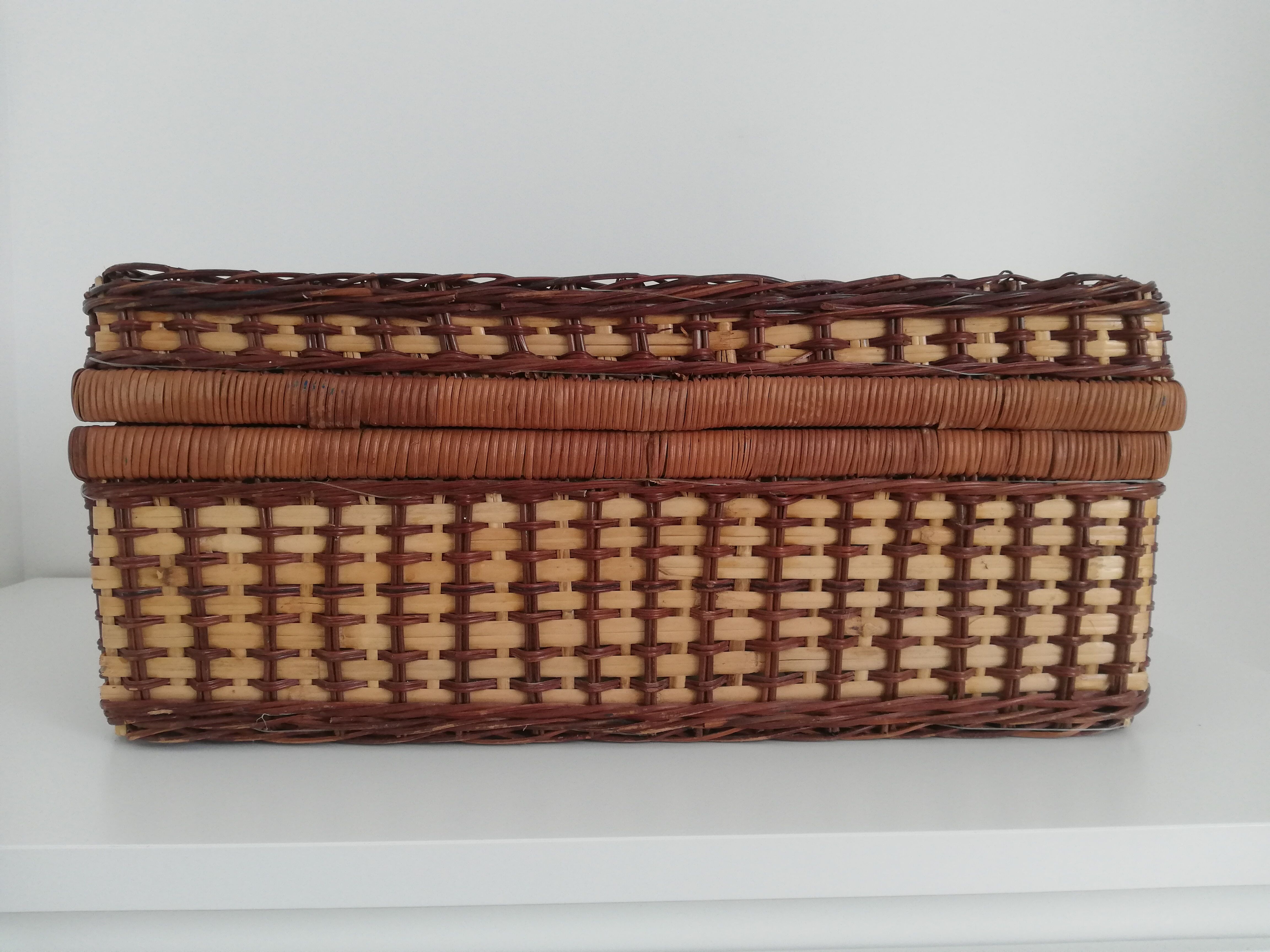 Vintage wicker pic-nic suitcase