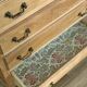 Commode bois brut vintage fleuri relooké