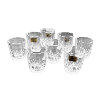 Lot de 8 verres à liqueur en verre taillé France Arcoroc