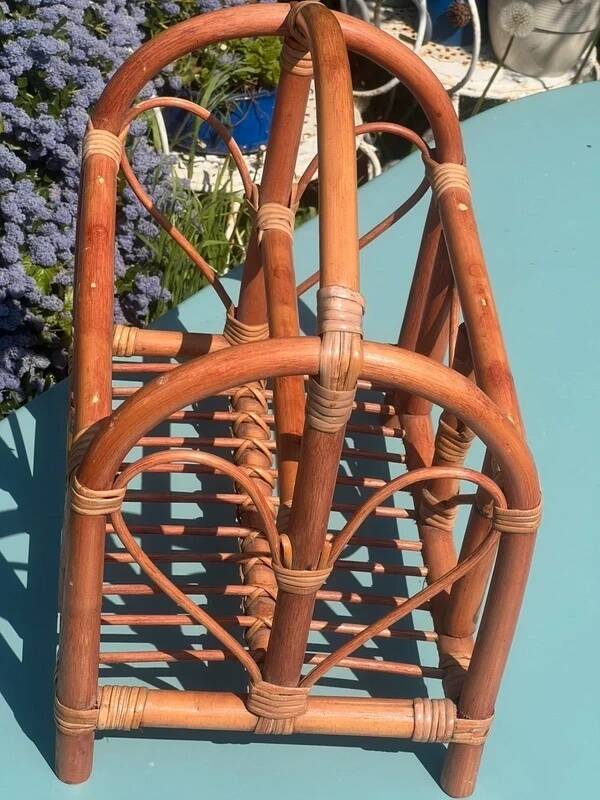 Vintage rattan magazine rack – Natural and retro elegance