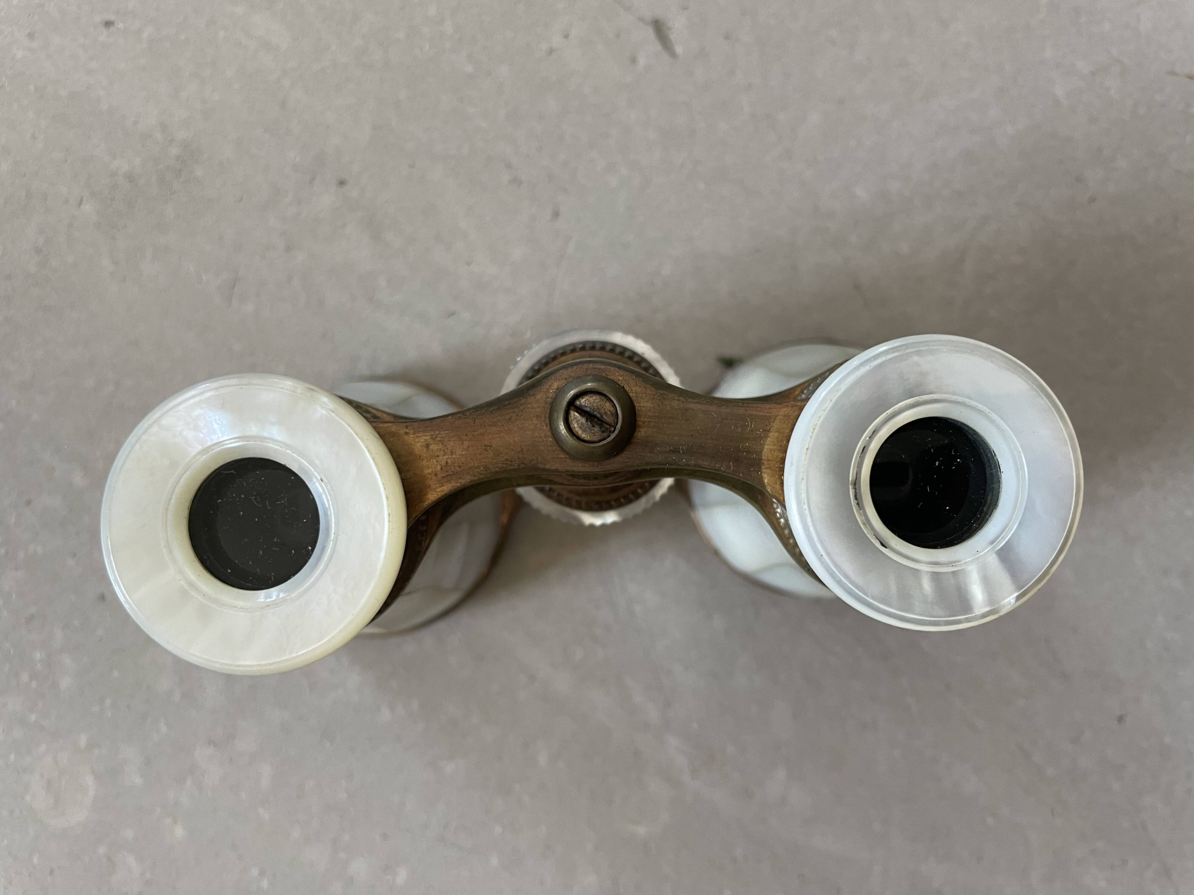 Mother-of-pearl opera binoculars