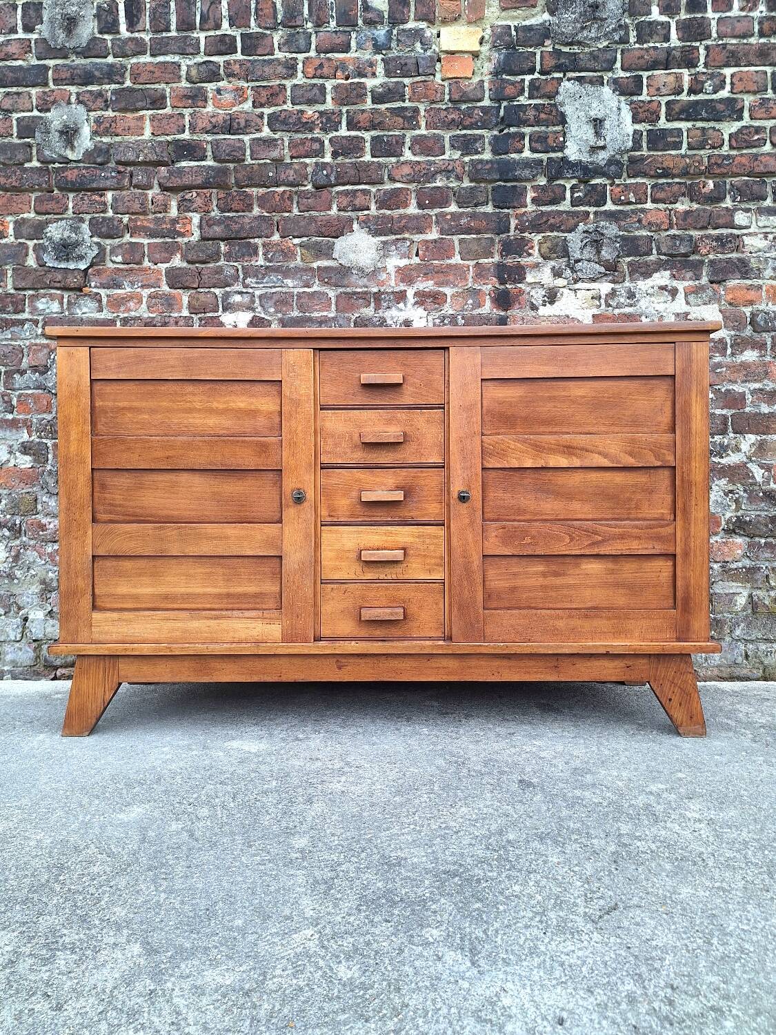 Buffet René Gabriel, furniture reconstruction known as that of the disaster victims.