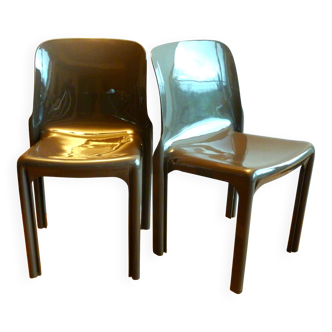 Pair of chairs, Vico Magistretti design, "Selene" model, Artemide, 1970s