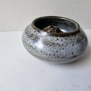Speckled grey ceramic flowerpot vase Signed Gérald POTT (diameter 12