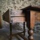 Table d'écriture française ancienne en noyer, bureau du XVIIIe siècle avec tiroir, vers 1750–1800