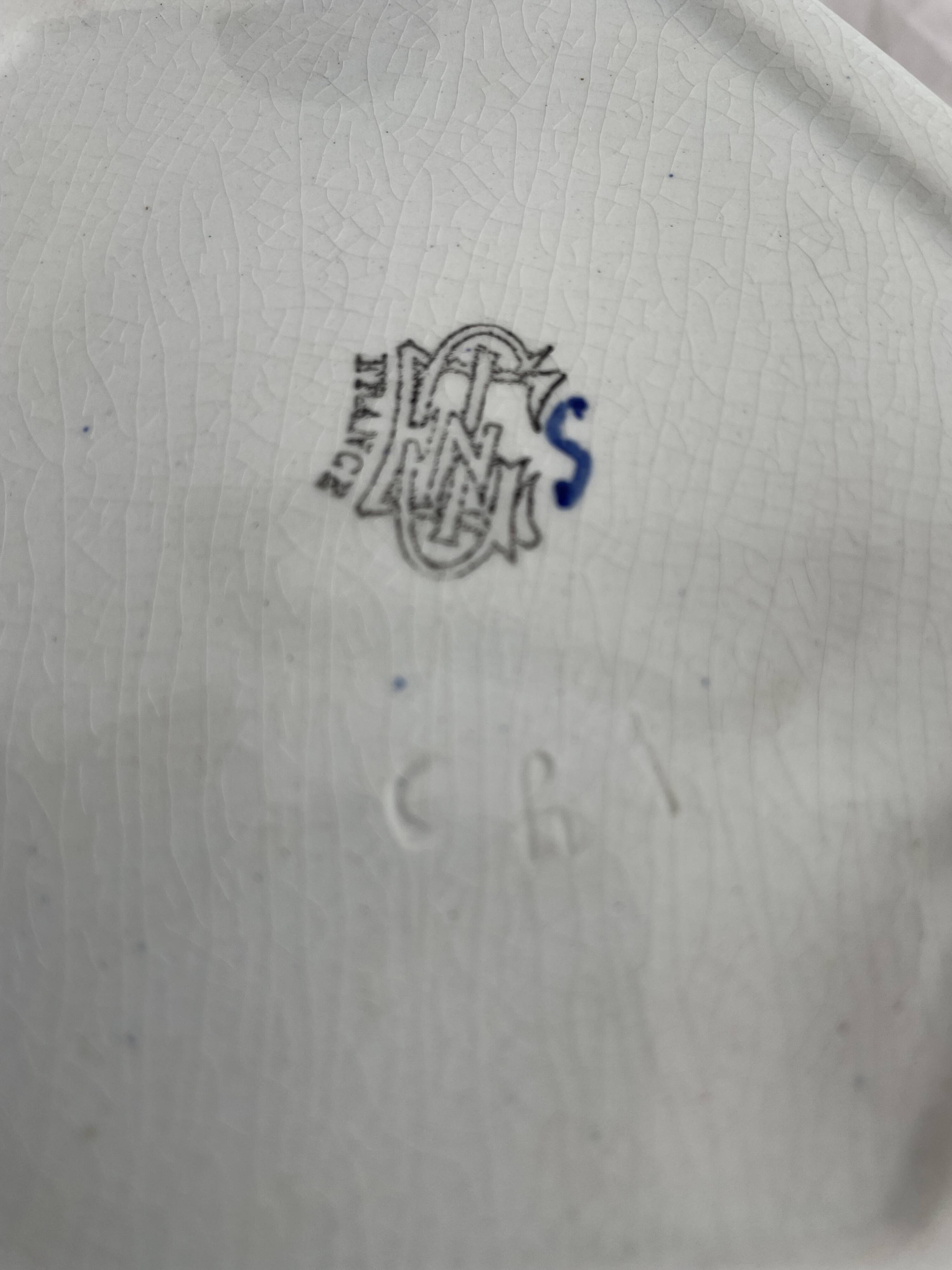 Large candy box, Gien, early 20th century, peony decoration, floral decoration