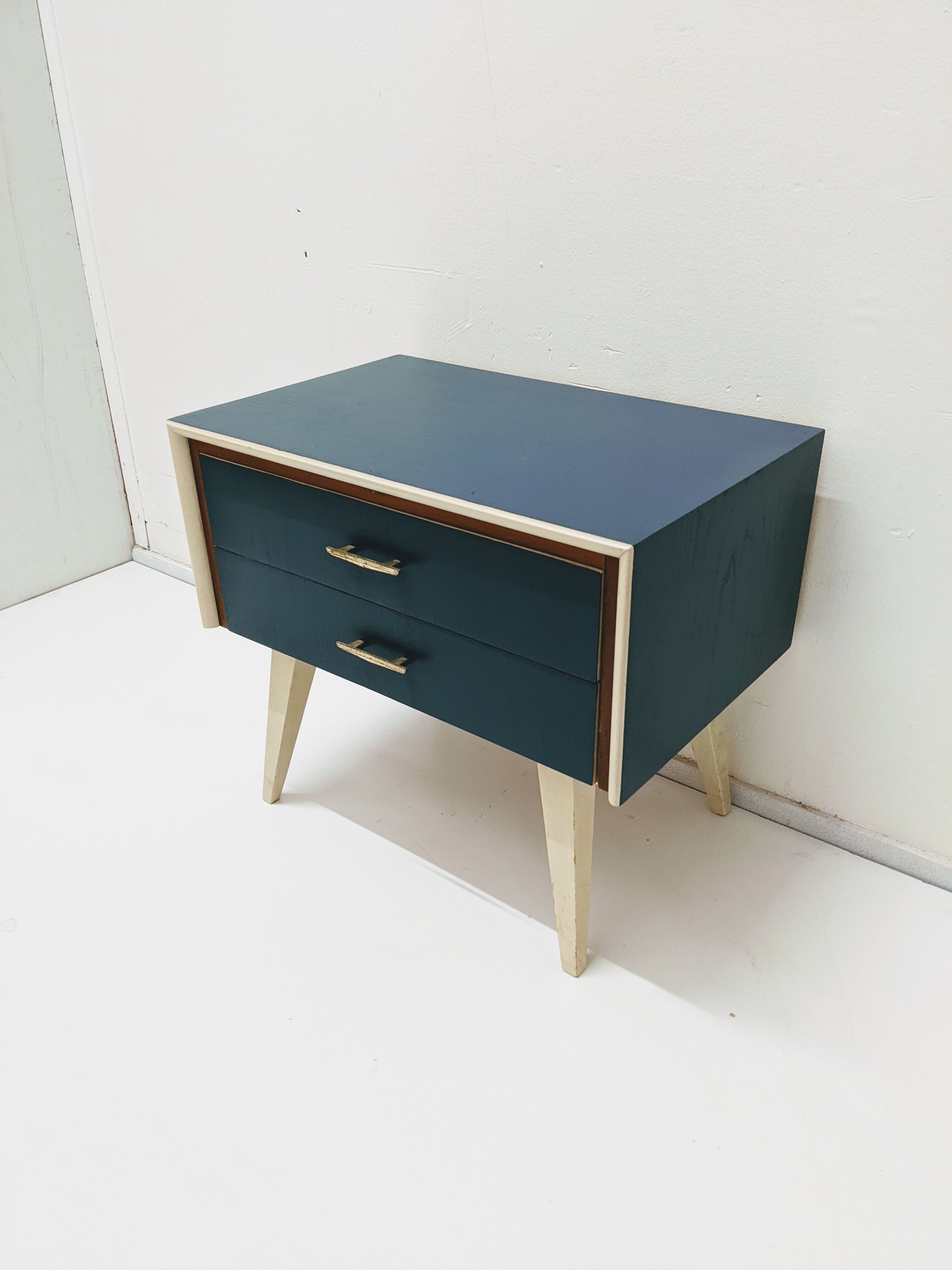 Vintage wooden bedside table / compass legs