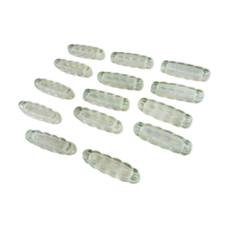 Lot de 14 anciens portes couteaux en verre opalescent, Edmond Etling / Verlys