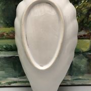 Empty pocket in fine antique porcelain, shell-shaped