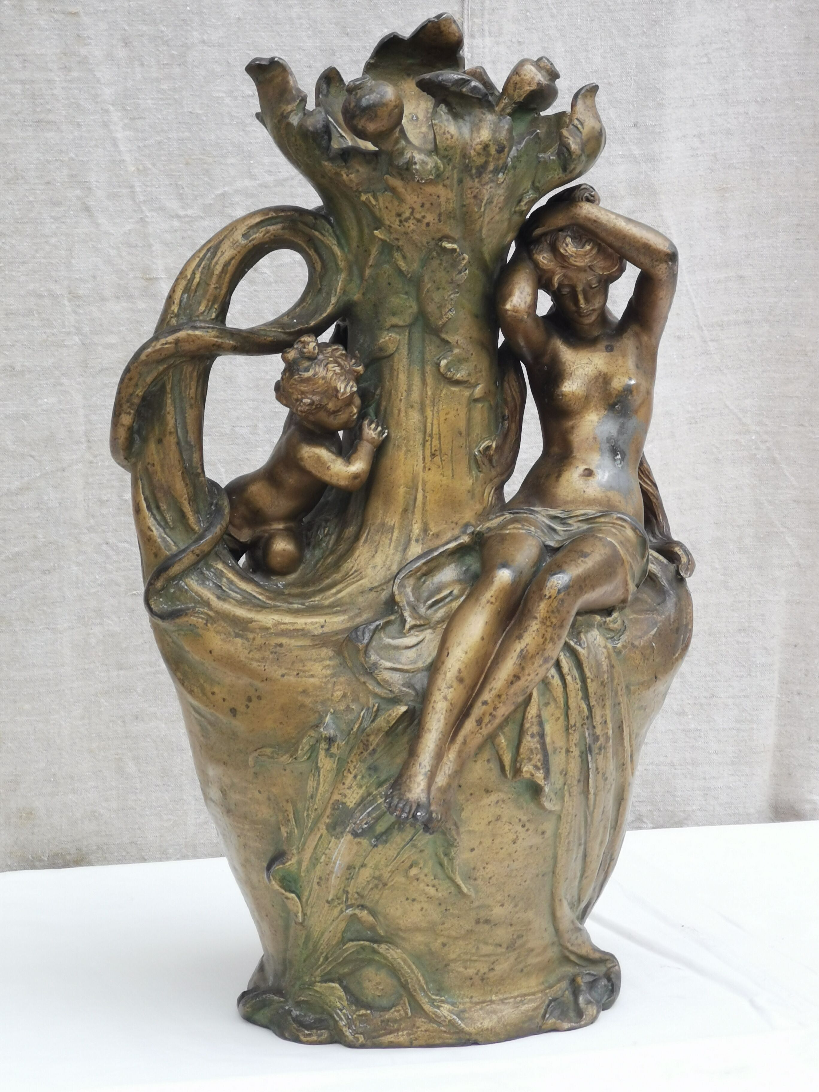 Art-nouveau sculpture signed " hyppolite moreau "