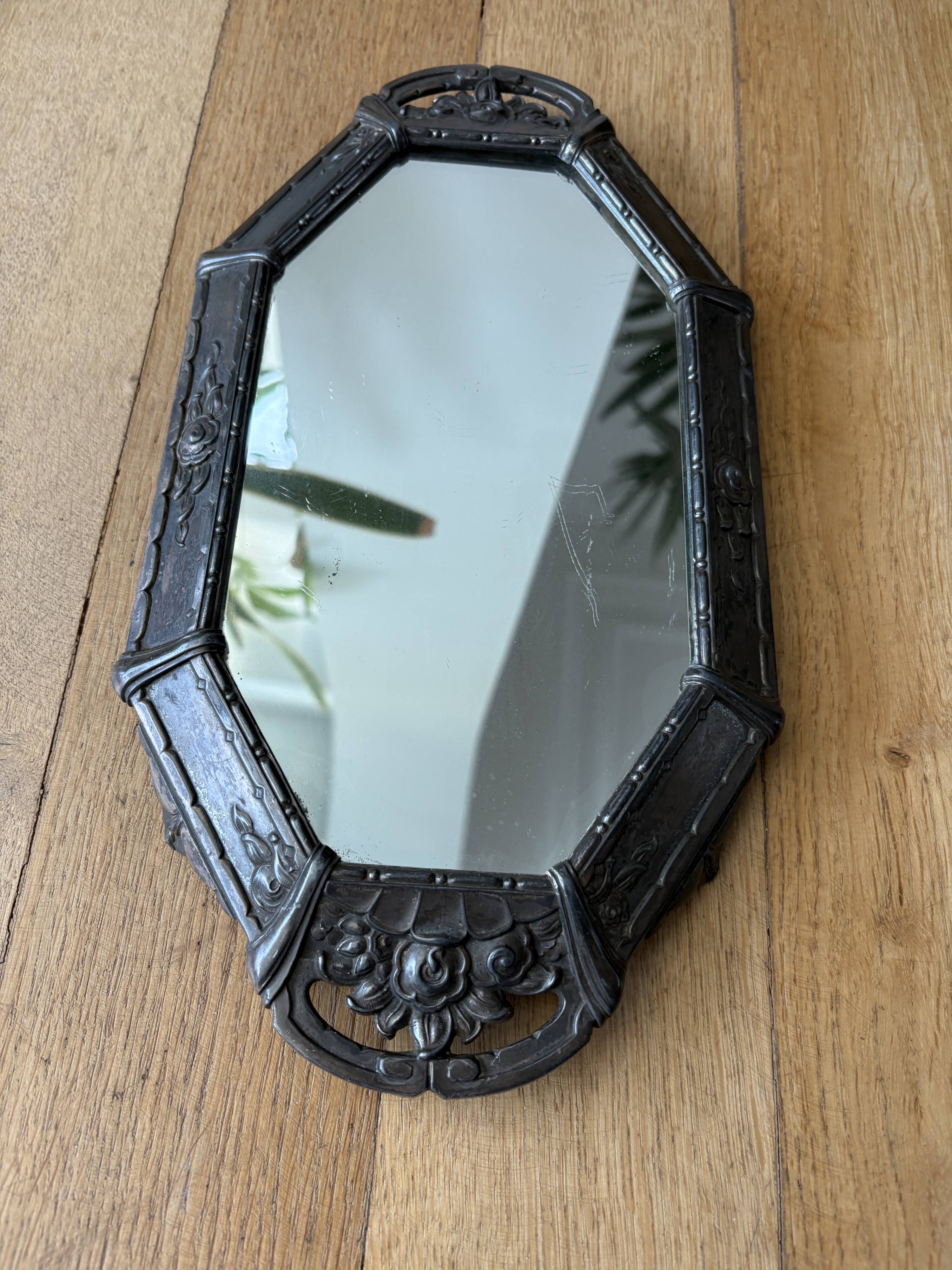 Art Deco mirrored centerpiece