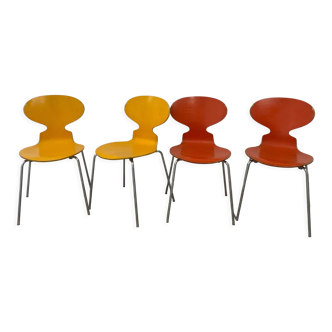 Suite of 4 ant chairs, Arne Jacobsen