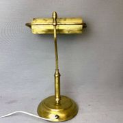 Lampe de table de bureau de banquier portugais en laiton 1940