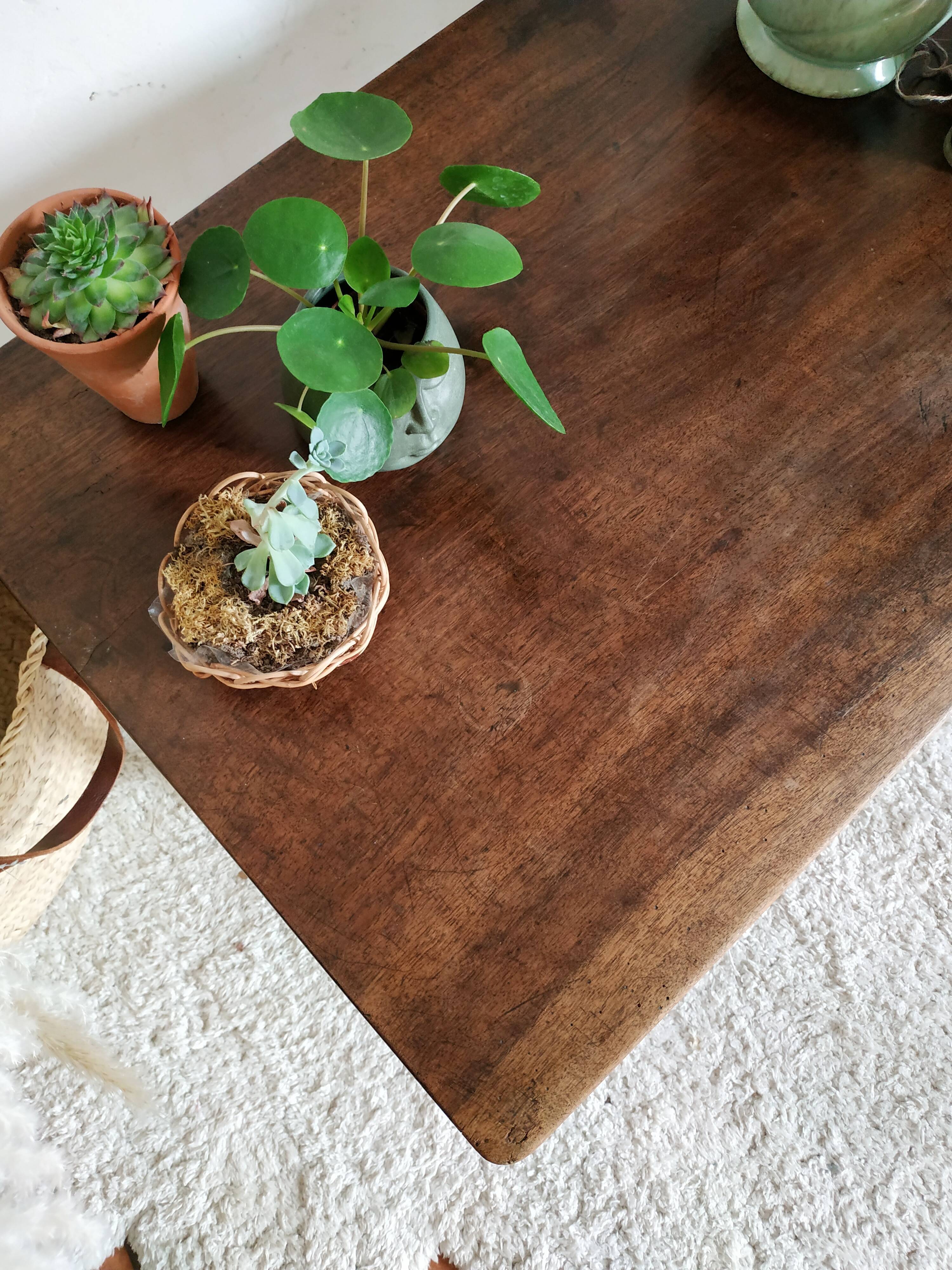 Metal and wood dessert