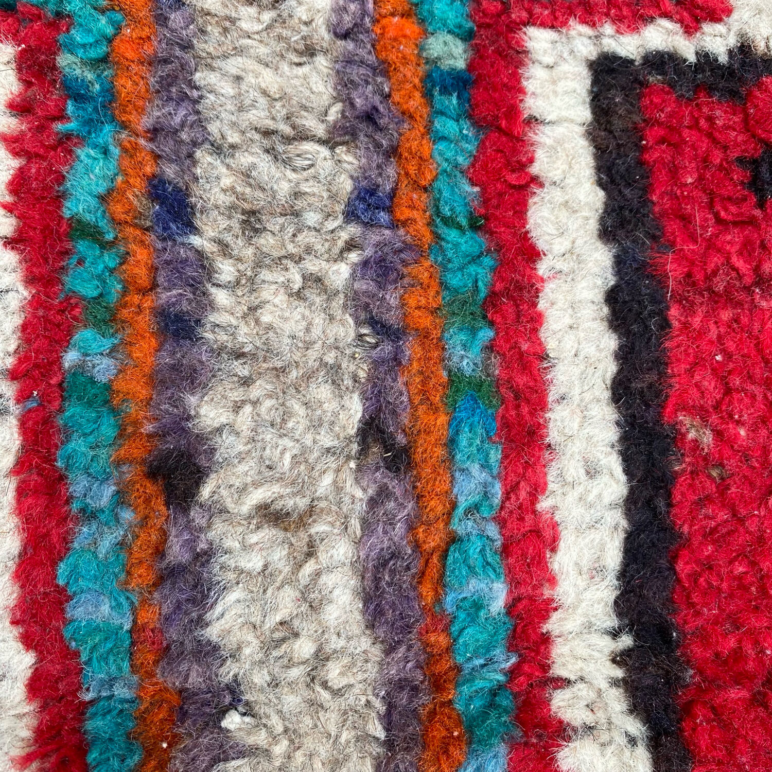 Thick wool oriental rug 112 × 144 cm