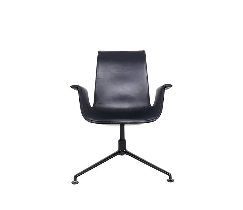 Walter Knoll "The Bucket chair" swivel chair black
