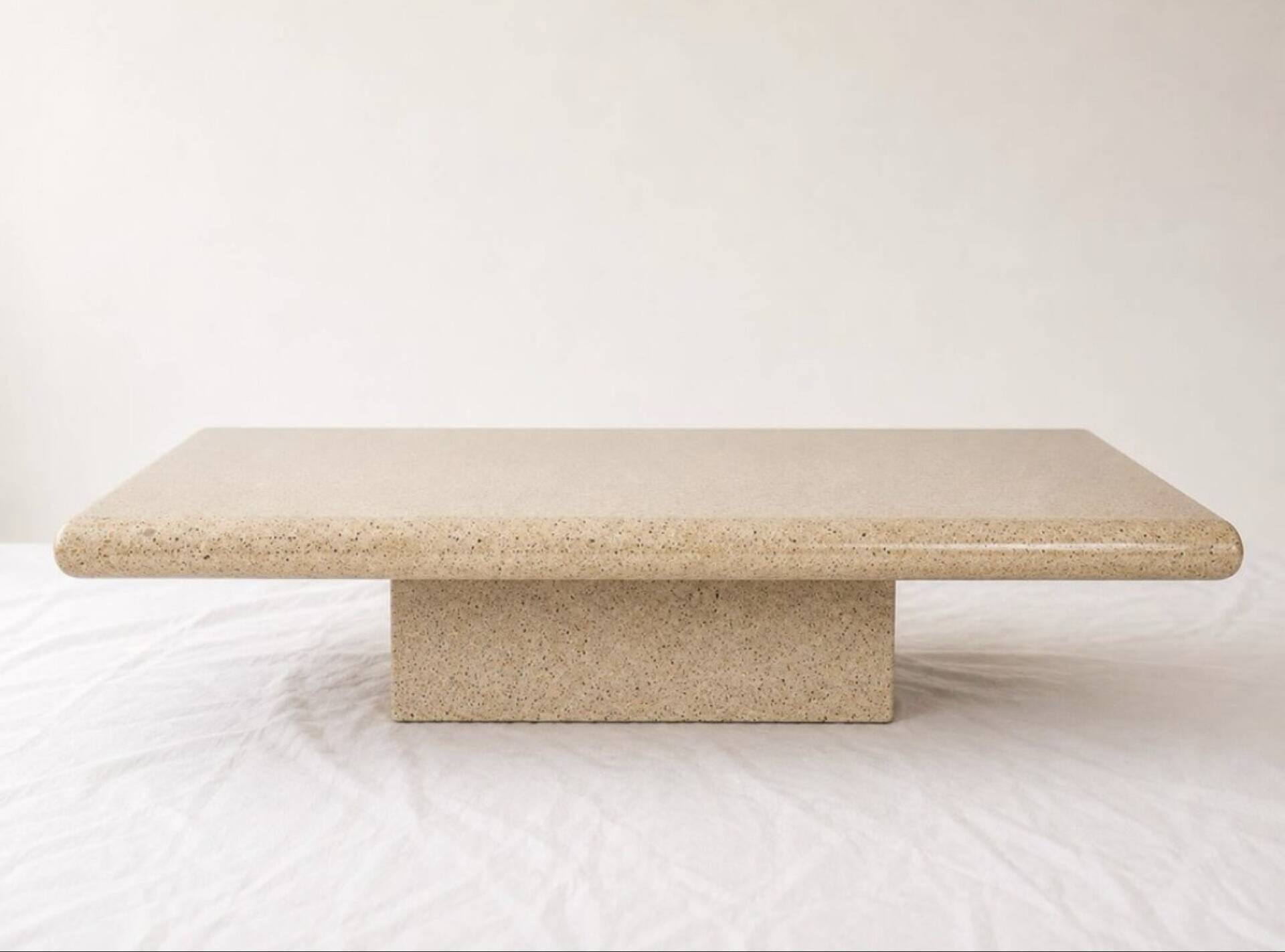 Jean Claude Mahey coffee table in speckled resin and wood, 1970s.