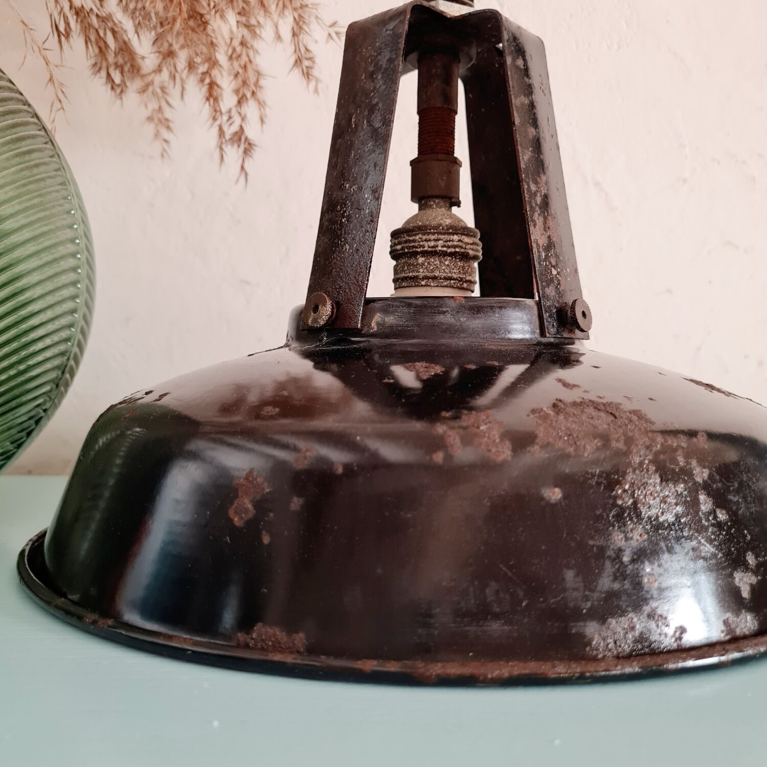 Antique workshop suspension in black metal