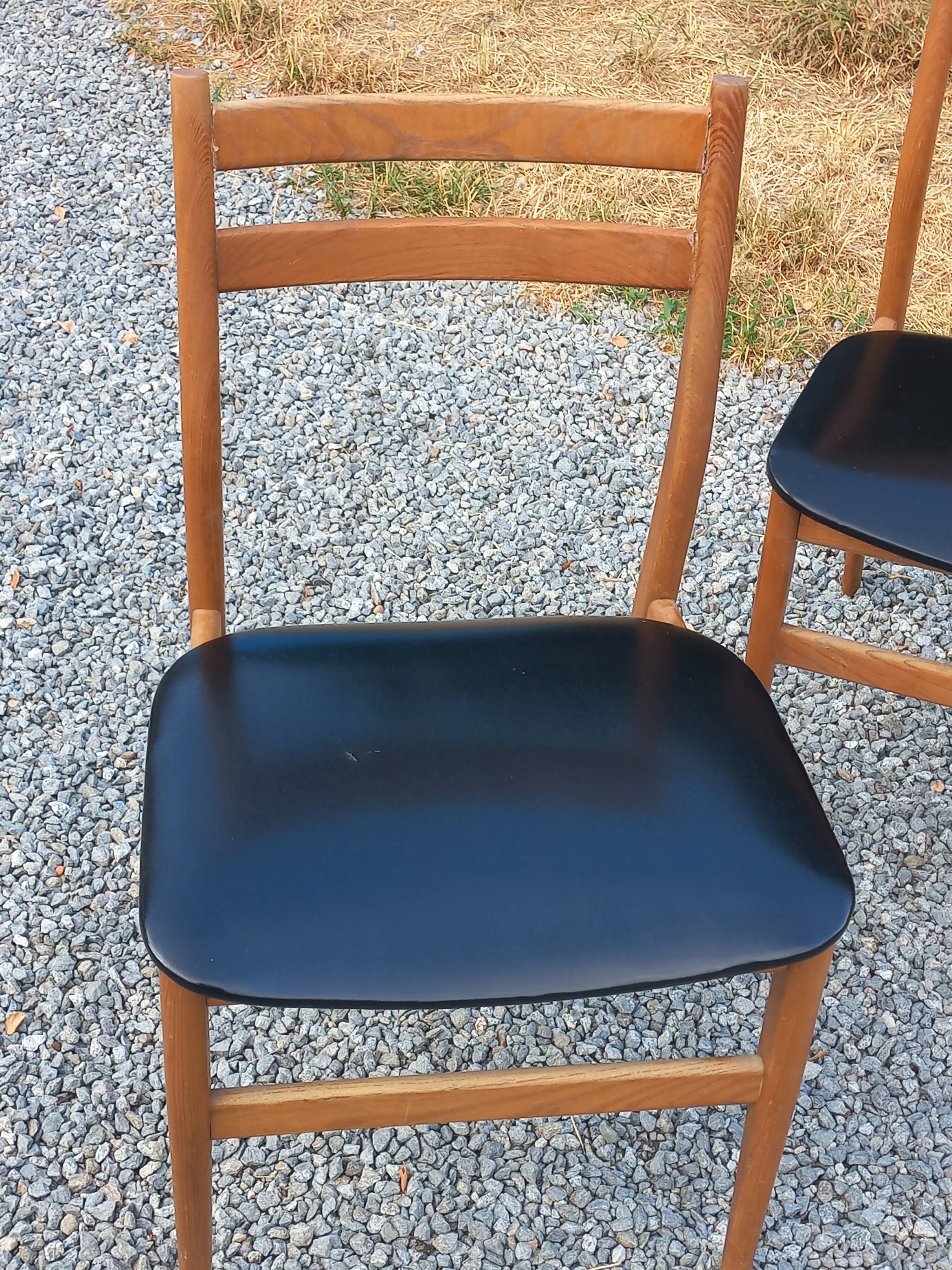 Set of 4 Scandinavian-style teak chairs from the 1970s.