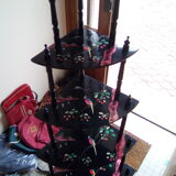 Corner shelf in Chinese lacquer