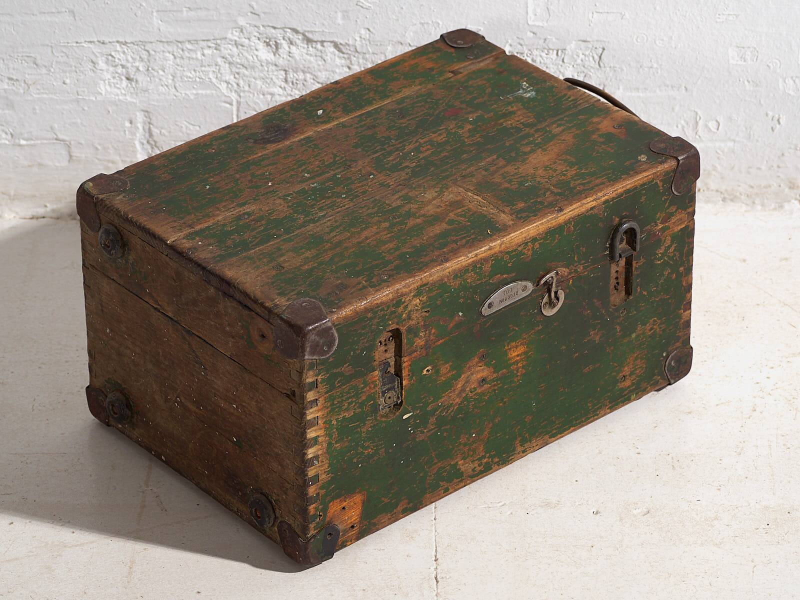 Vintage World War II ammunition box (c.1945) #9