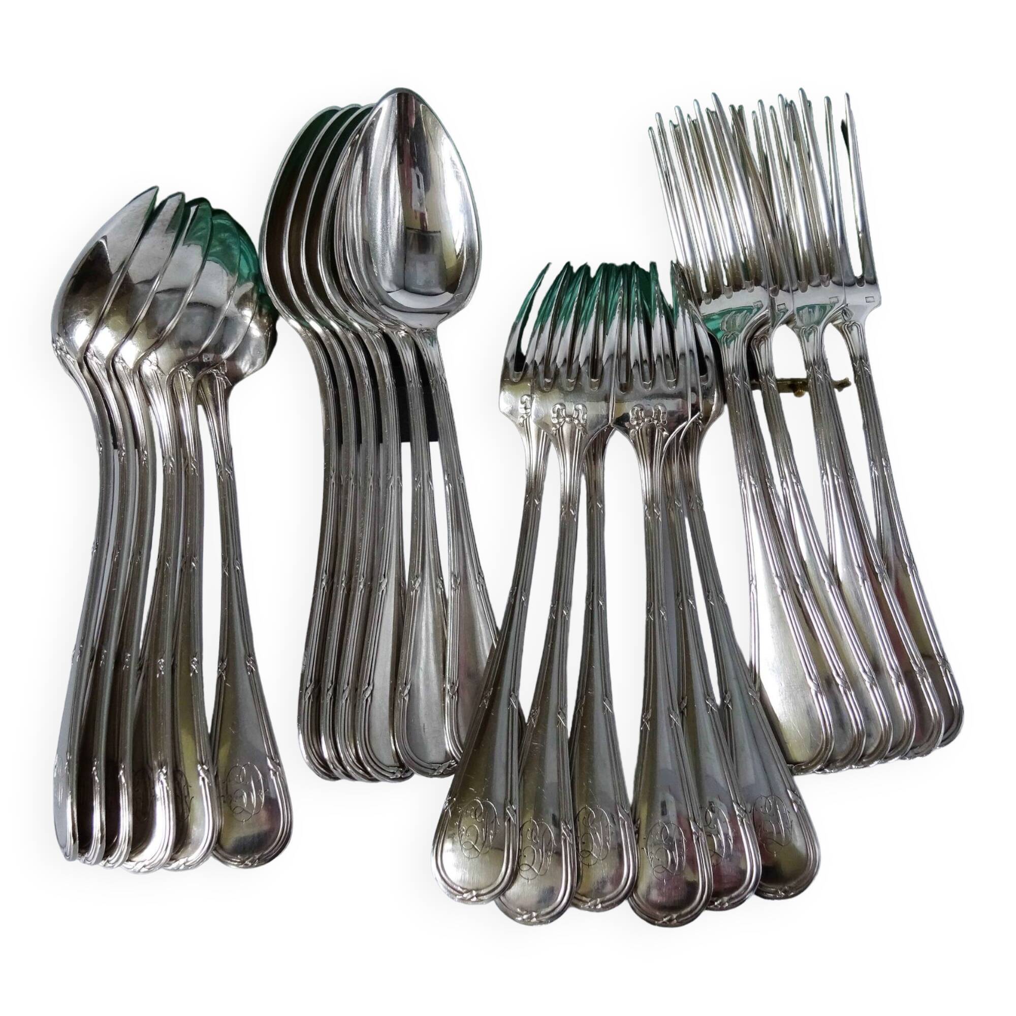 Set of 24 dessert cutlery in silver metal