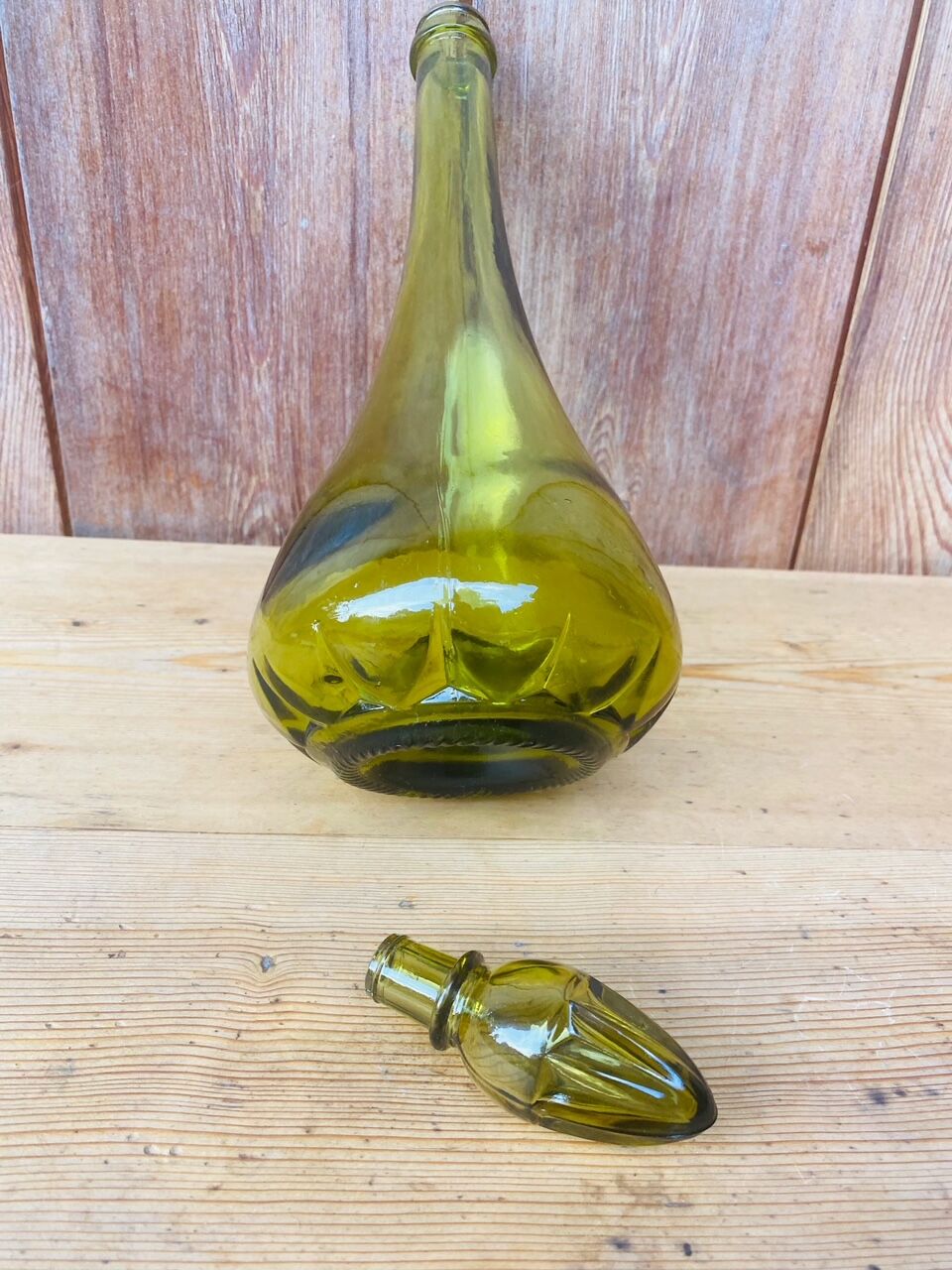 Duo of Italian decanter in green glass.