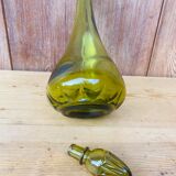 Duo of Italian decanter in green glass.