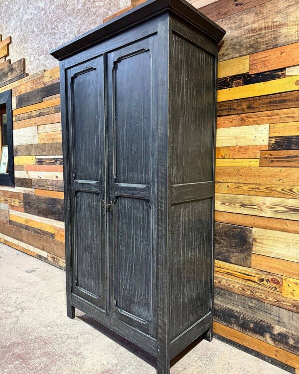 Ancienne armoire Parisienne relookée